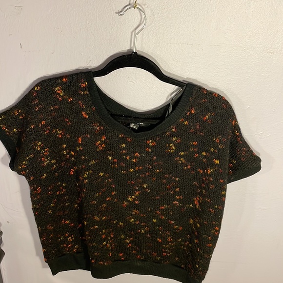 Festive Short Sleeve Sweater ~Forever21~ LG - Picture 3 of 4